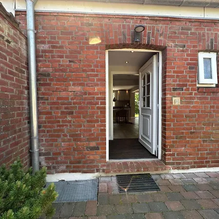 Hues Am Seedeich Apartman *