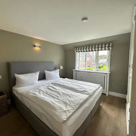 Hues Am Seedeich Apartman *